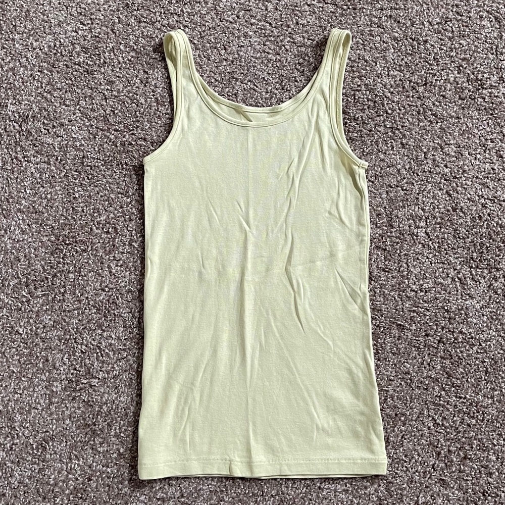 Soft yellow tank